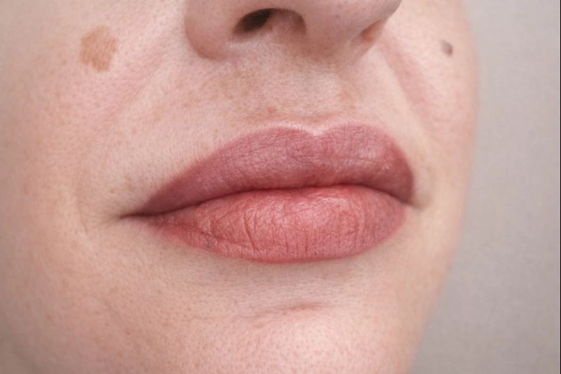 trucco semipermente labbra, full lips